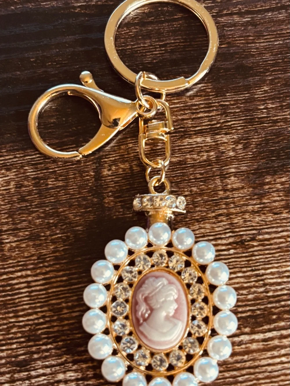 Gold‎ Tone Pearl Pink Cameo Keychain Charm